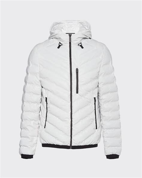 prada jacke mit kapuze|Weiss Steppjacke mit Kapuze aus Light Polyester .